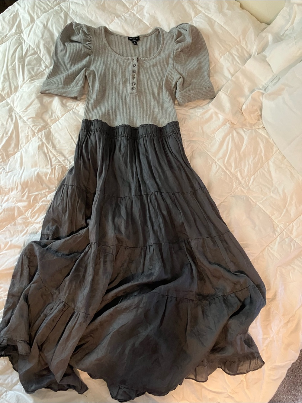 Current Air Two-Tone Puff-Sleeve Maxi Dress in Light Gray and Charcoal